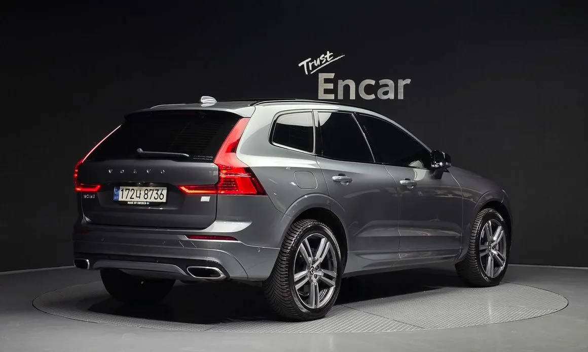 Volvo XC60 — фото 8