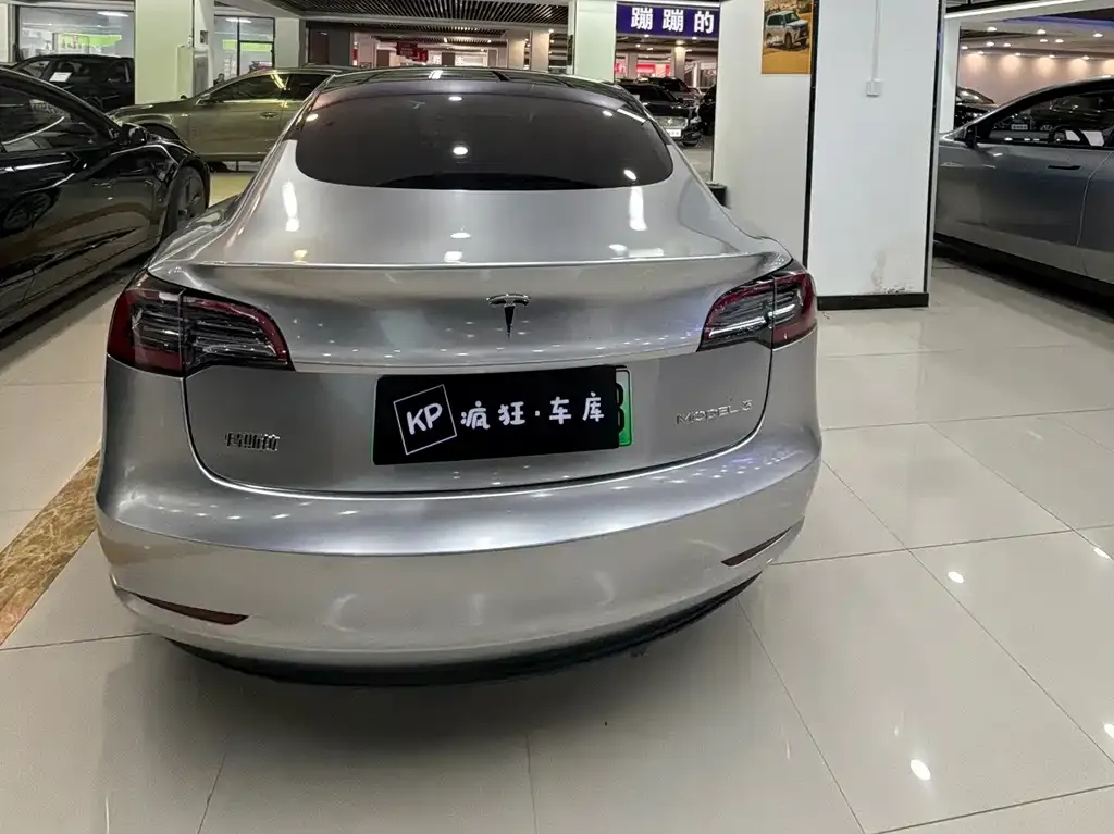 Tesla Model 3 — фото 9