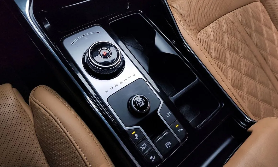 Kia Sorento — фото 9