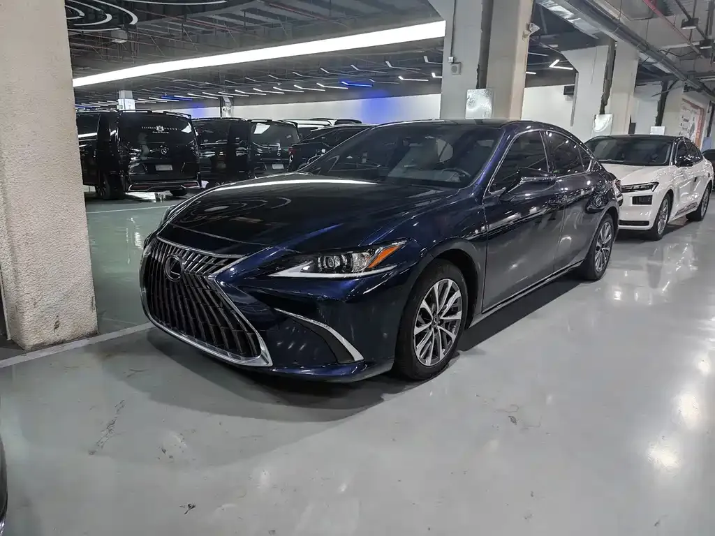 Lexus ES — фото 1