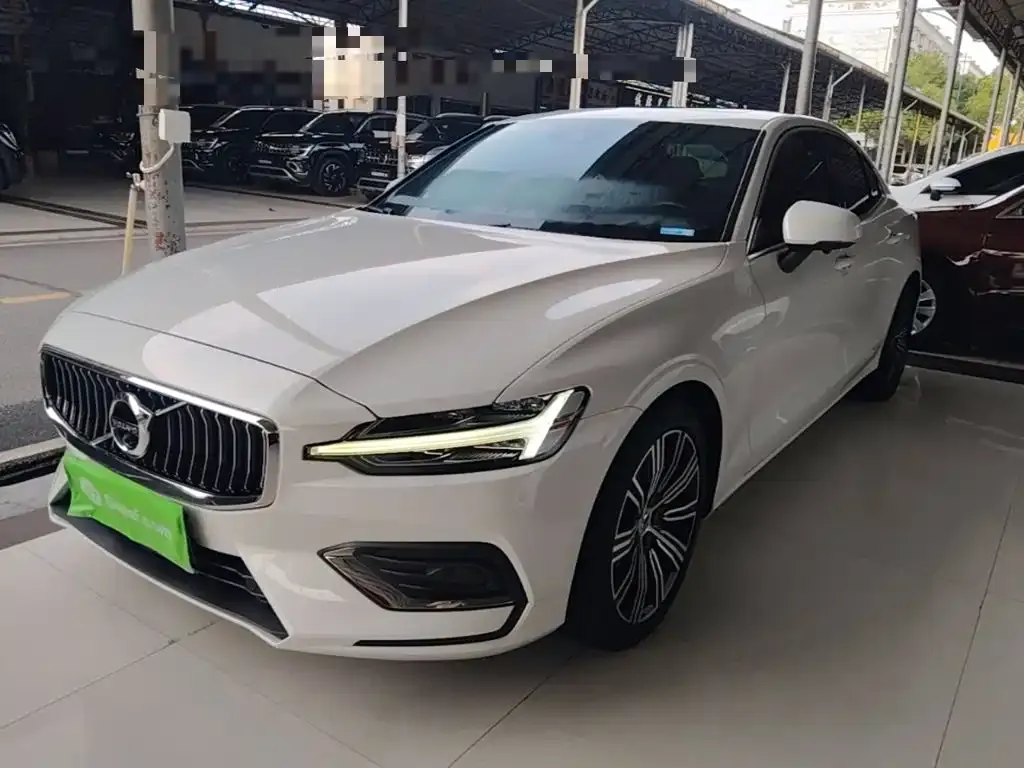 Volvo S60 — фото 10