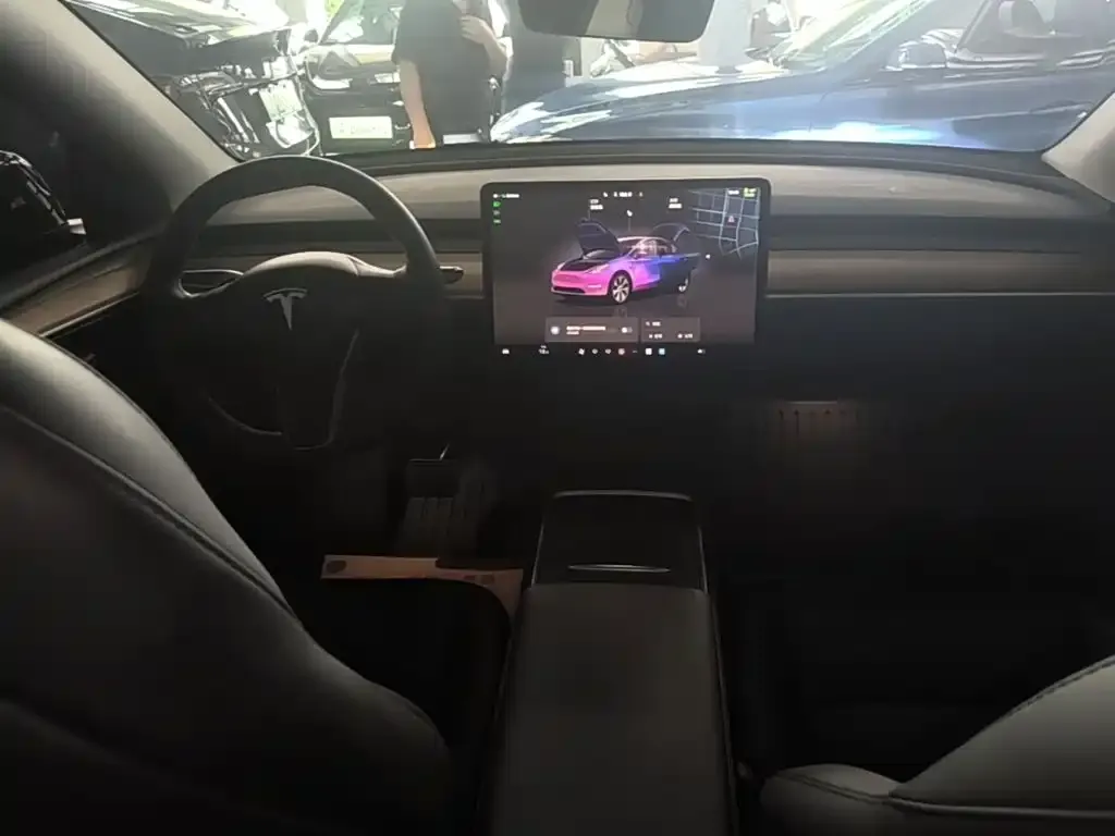 Tesla Model Y — фото 4