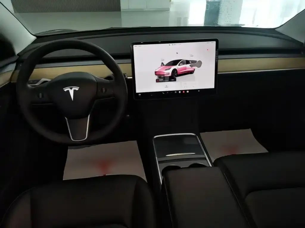 Tesla Model 3 — фото 2