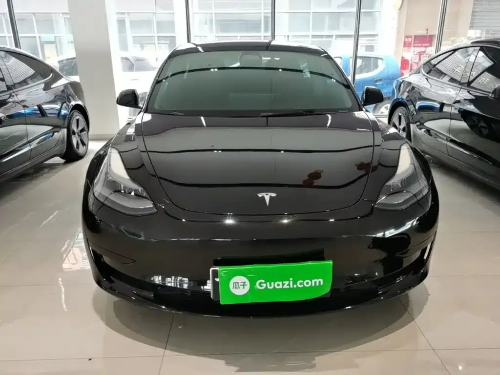 Tesla Model 3 — фото 4