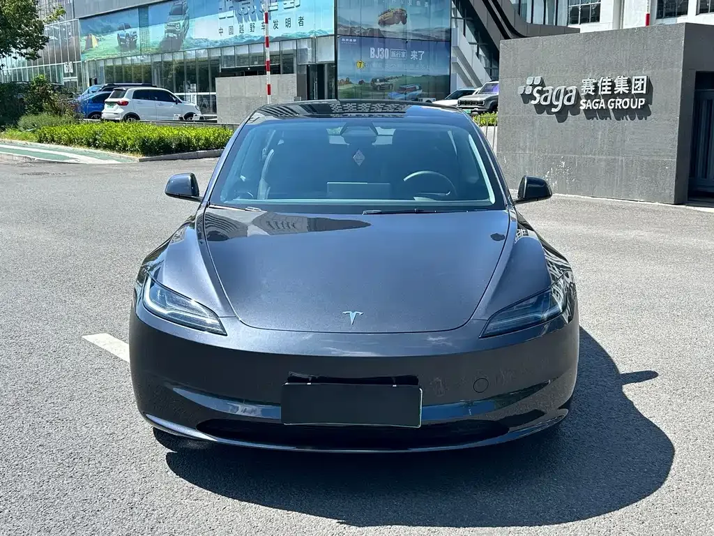 Tesla Model 3 — фото 7