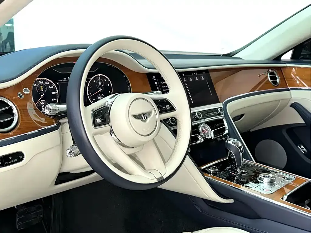 Bentley Flying Spur — фото 3