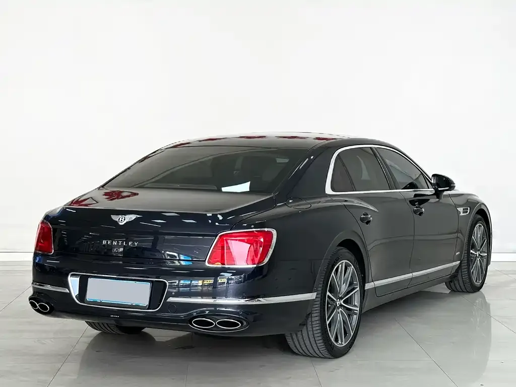 Bentley Flying Spur — фото 2