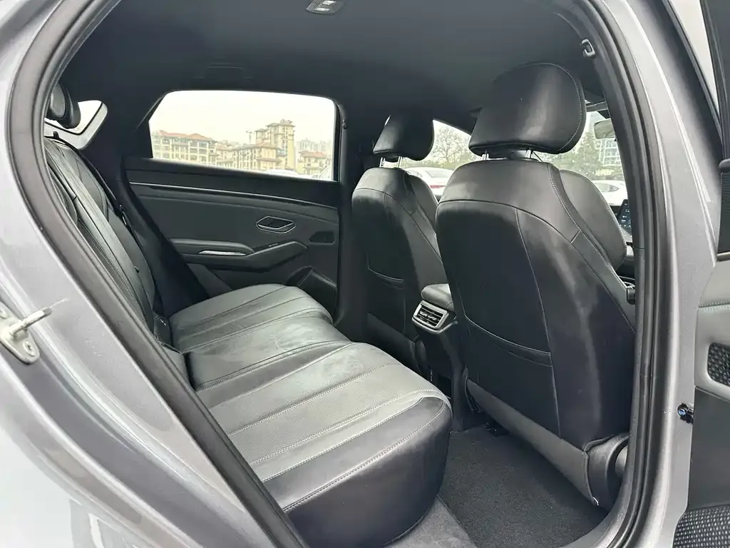 BYD Qin L — фото 4