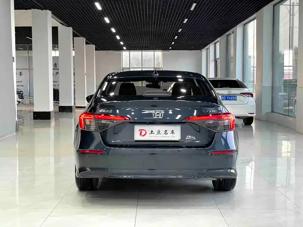 Honda Civic — фото 5