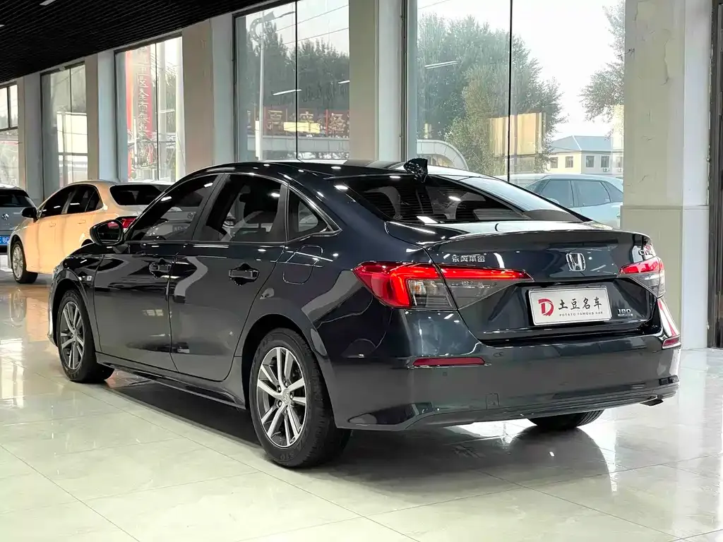 Honda Civic — фото 7