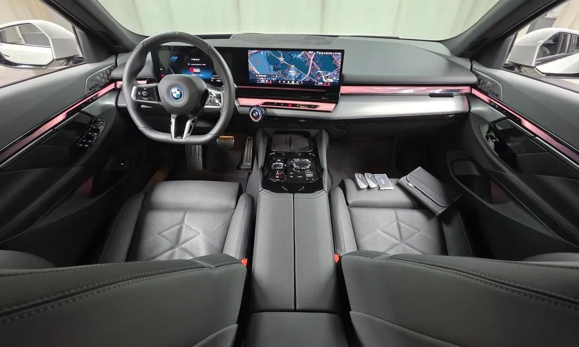 BMW i5 — фото 9