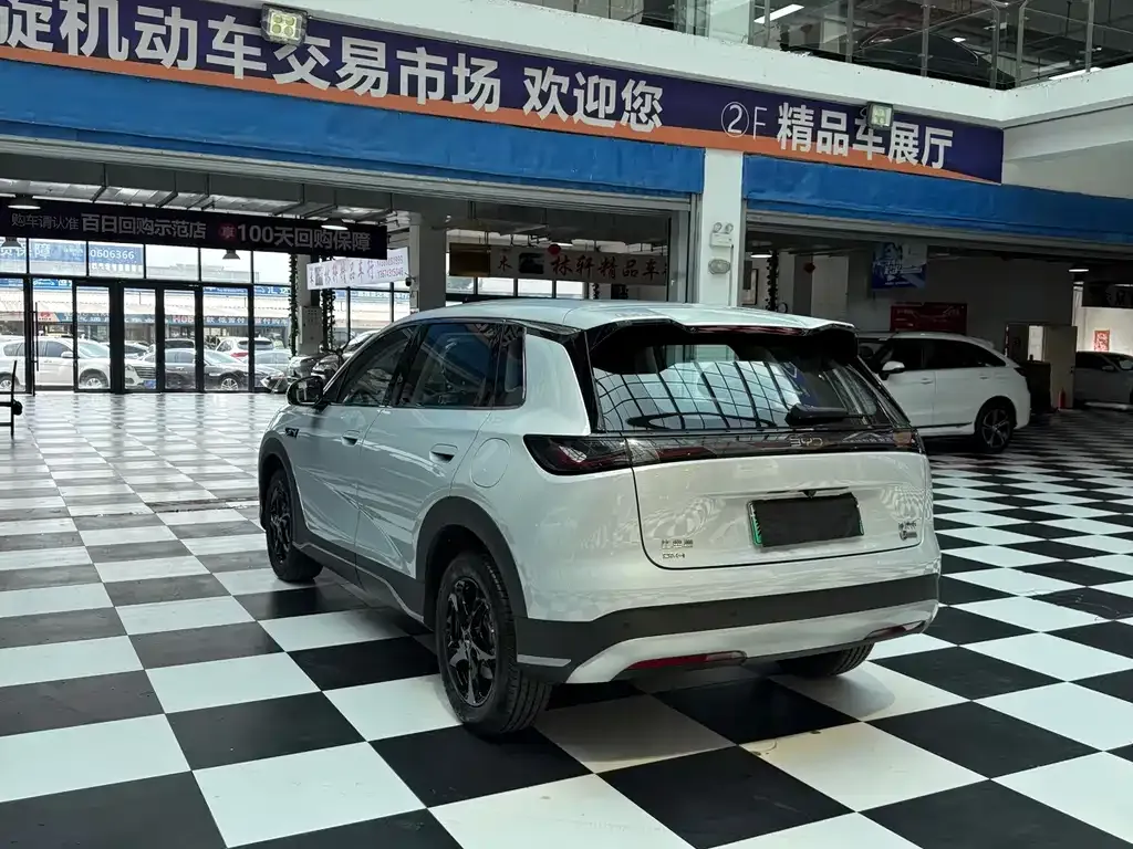 BYD Seal 05 DM-i — фото 5