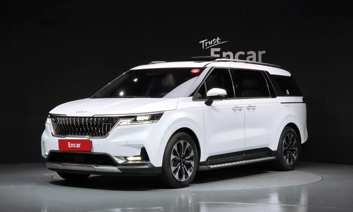 Kia Carnival — фото 1