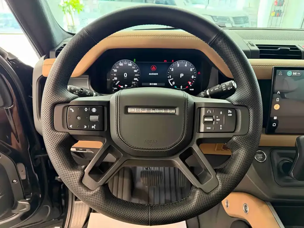 Land Rover Defender — фото 10