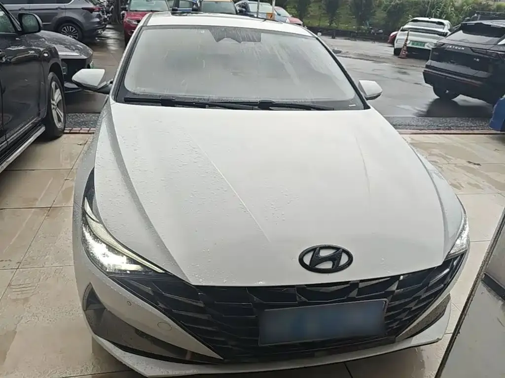 Hyundai Elantra — фото 5