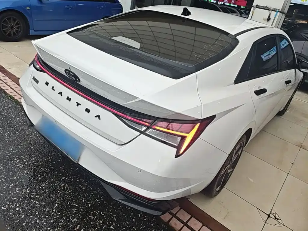 Hyundai Elantra — фото 8
