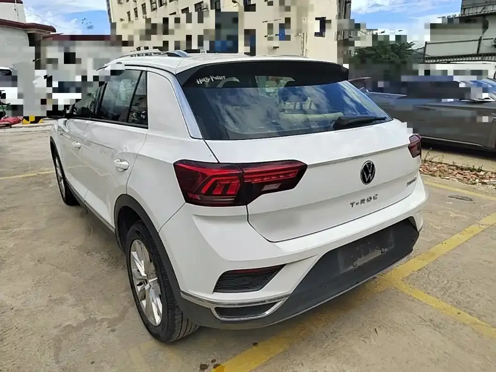 Volkswagen T-Roc — фото 9