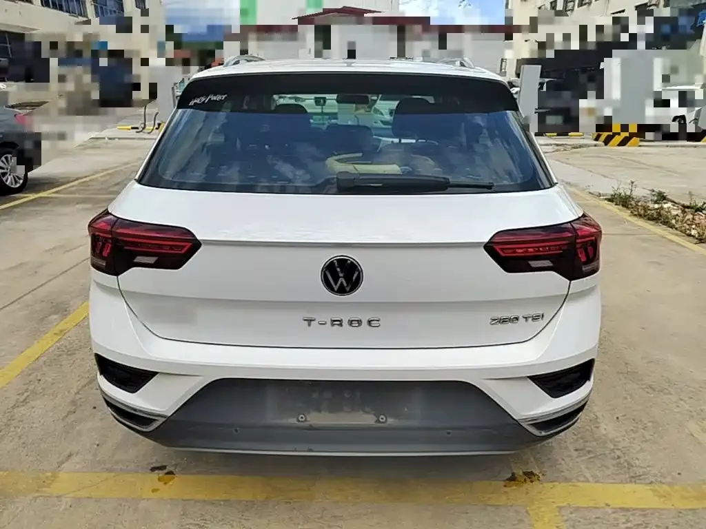 Volkswagen T-Roc — фото 10