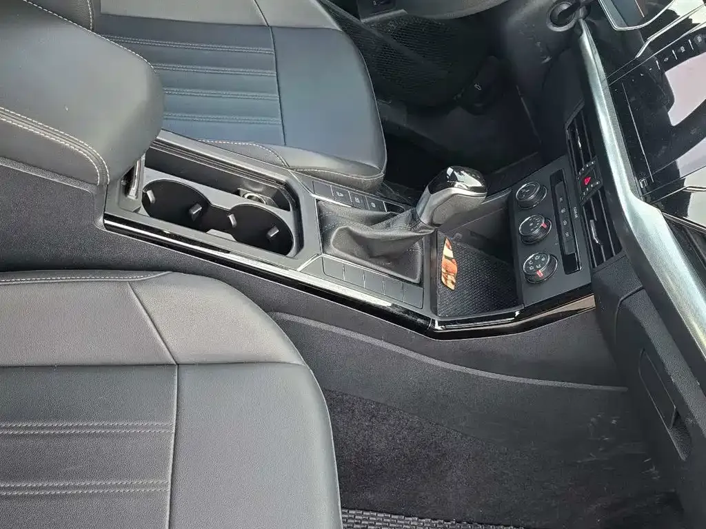Volkswagen Passat — фото 7