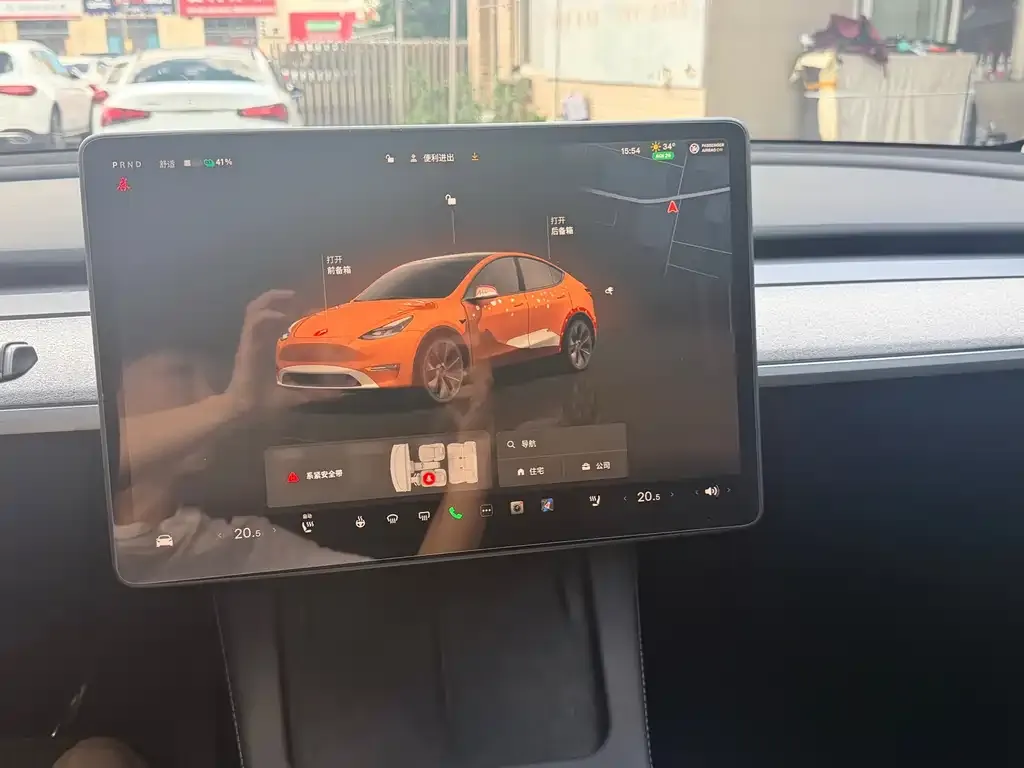 Tesla Model Y — фото 6