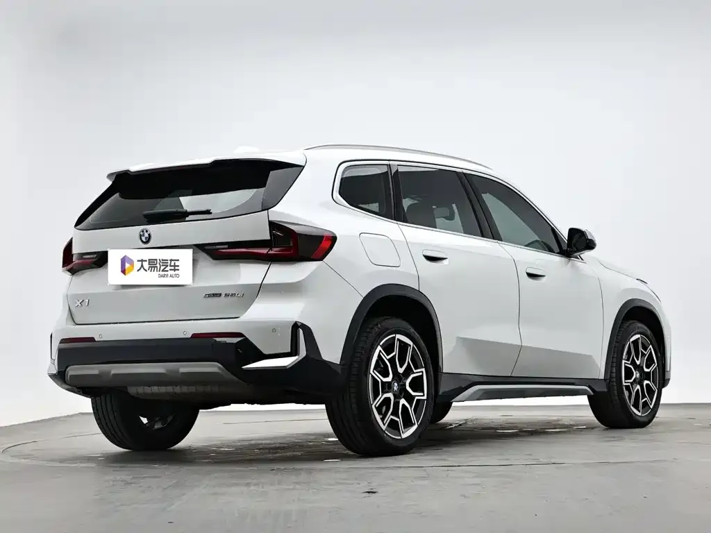 BMW X1 — фото 9