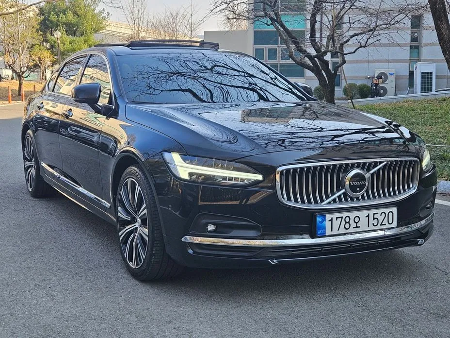 Volvo S90 — фото 1