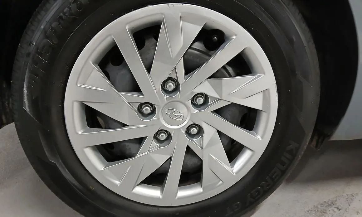Hyundai AVANTE — фото 2
