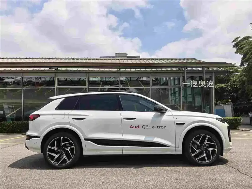 Audi Q6L e-tron — фото 3