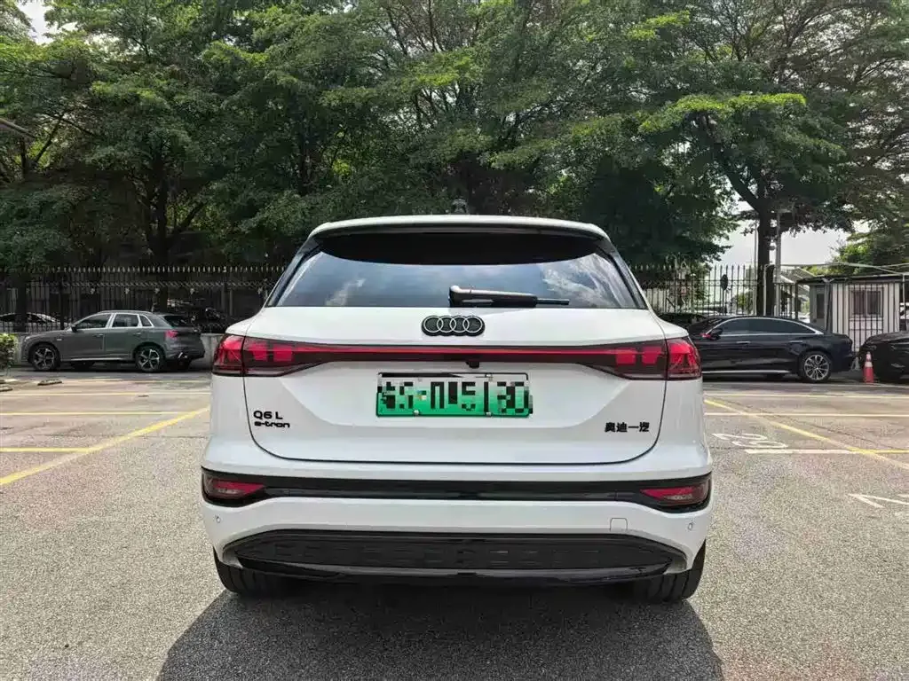 Audi Q6L e-tron — фото 7