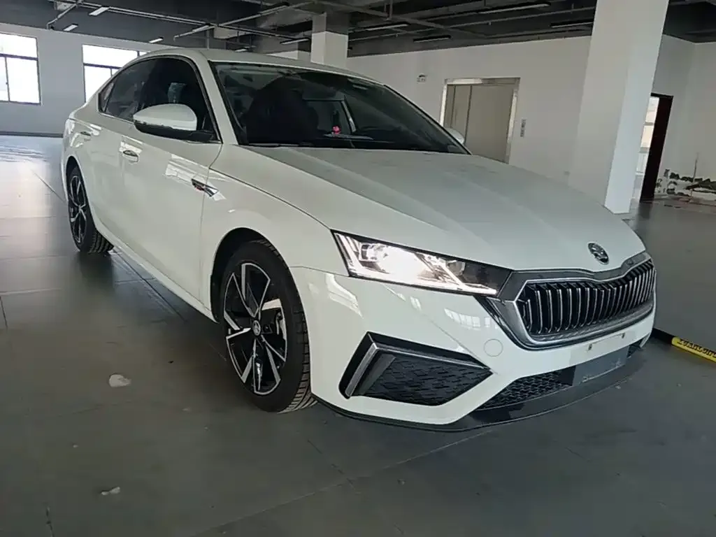 Skoda Octavia — фото 7