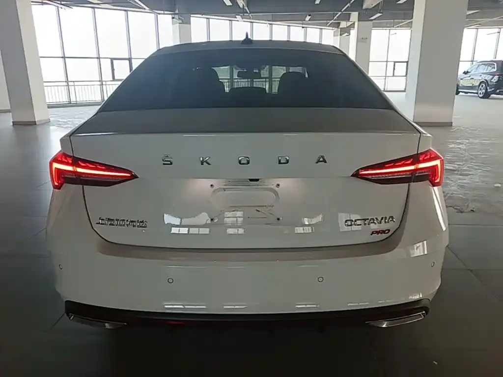 Skoda Octavia — фото 9