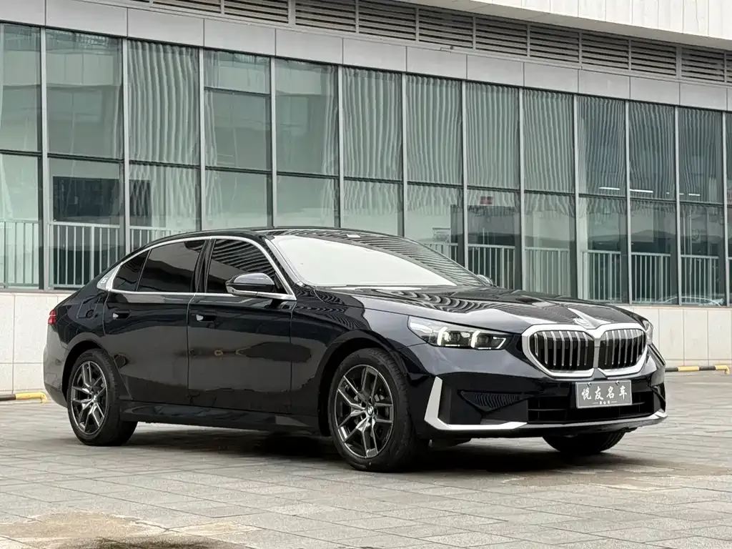 BMW 5 Series — фото 2