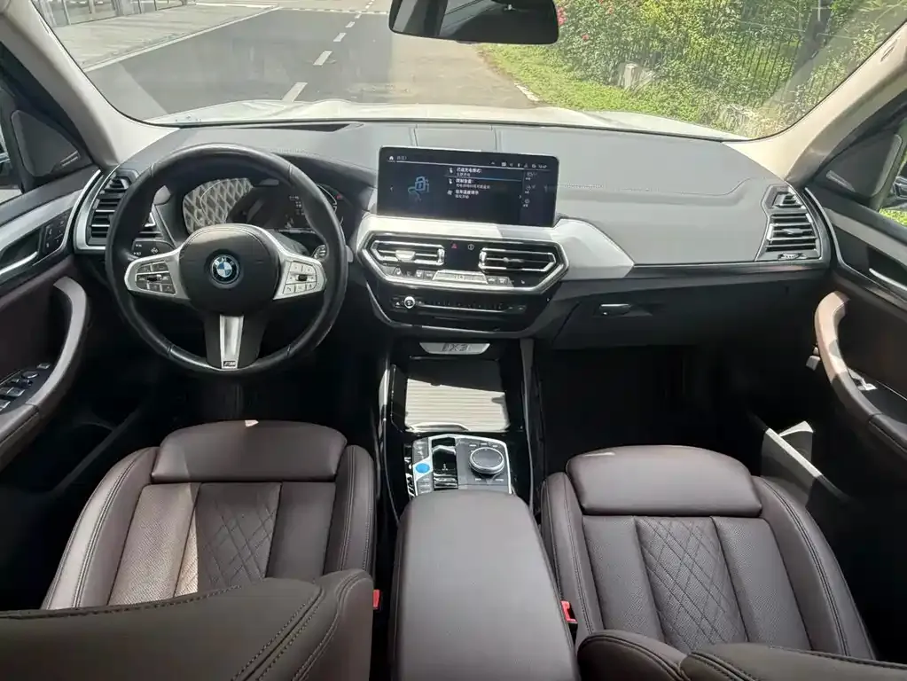 BMW iX3 — фото 2