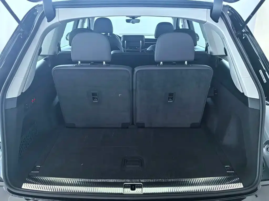 Audi Q7 — фото 10
