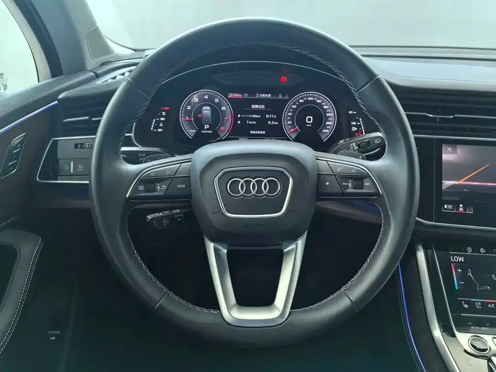 Audi Q7 — фото 6