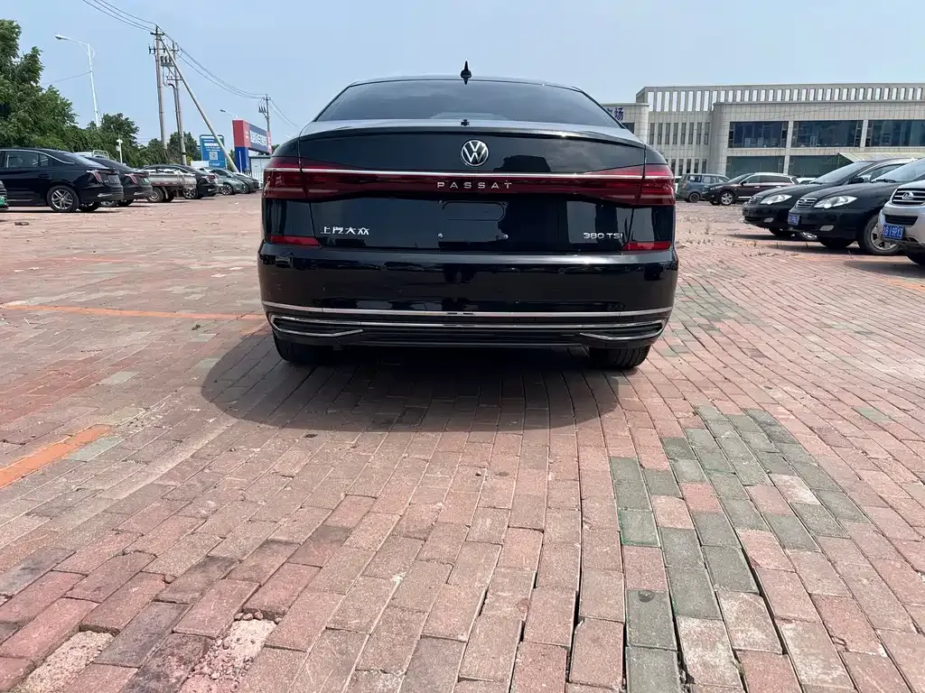 Volkswagen Passat — фото 8