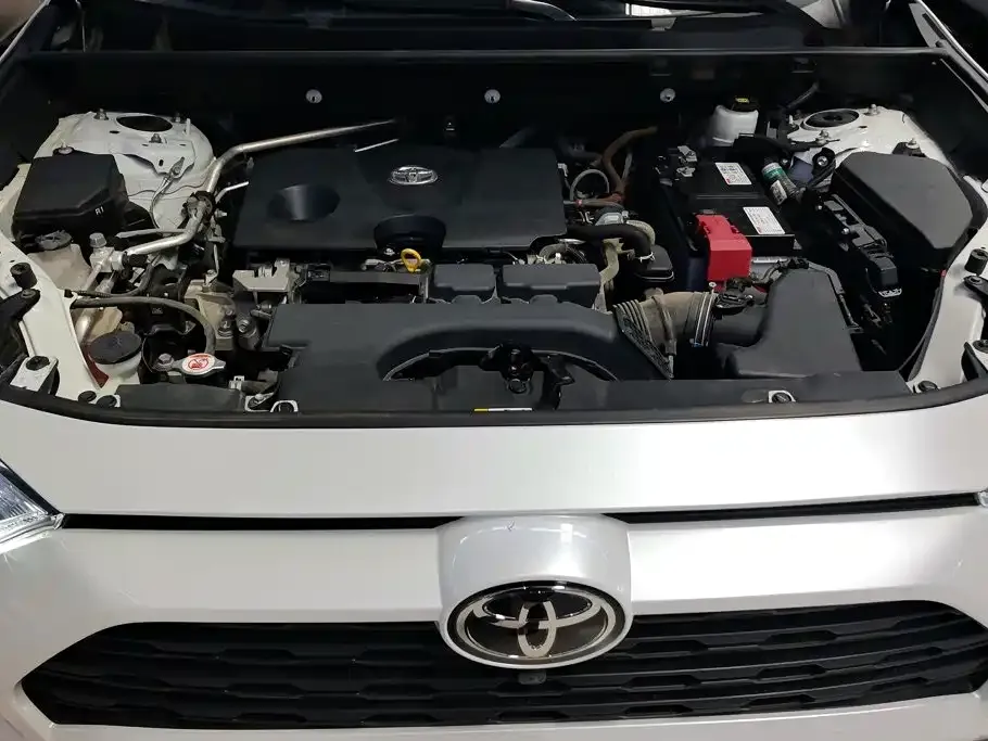Toyota RAV4 — фото 10