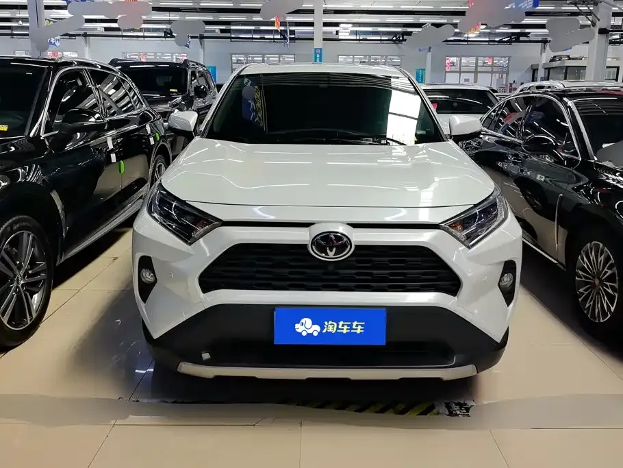Toyota RAV4 — фото 5
