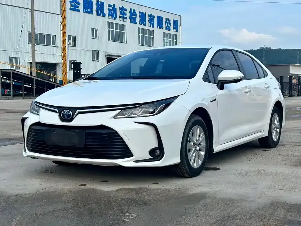 Toyota Corolla — фото 1