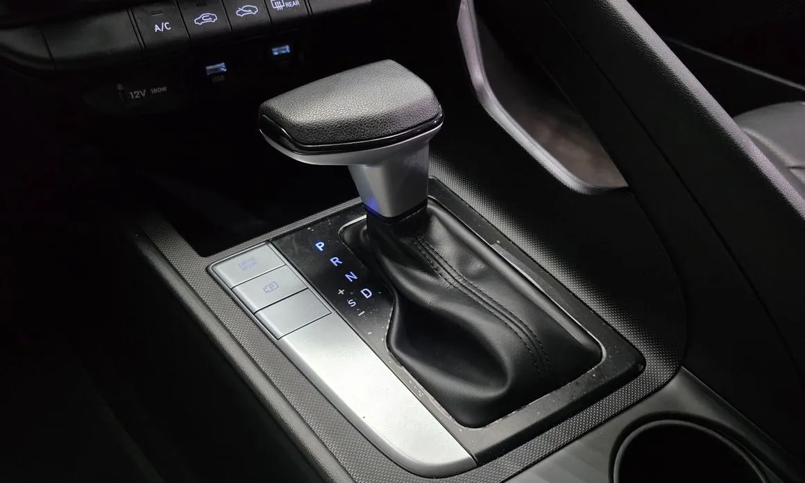 Hyundai AVANTE — фото 2