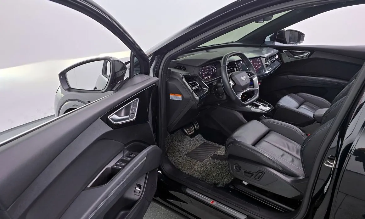 Audi Q4 e-tron — фото 2