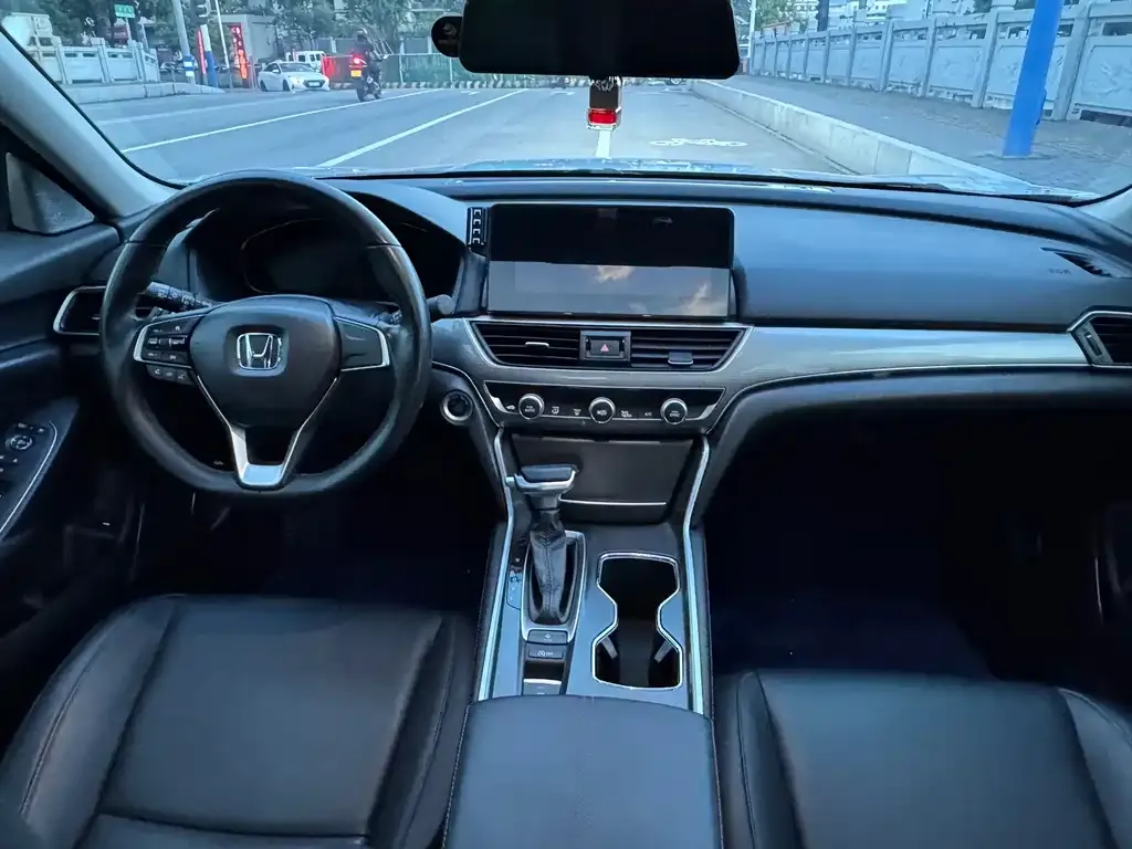 Honda Accord — фото 6