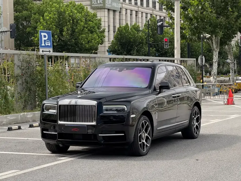 Rolls-Royce Cullinan — фото 1