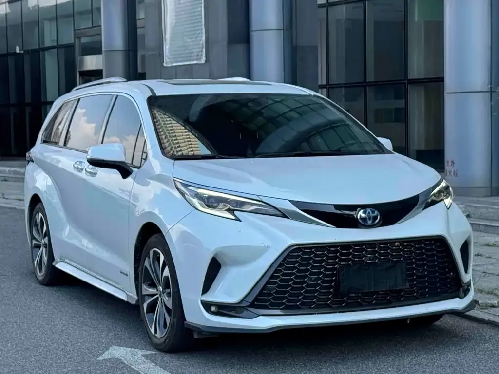 Toyota Granvia — фото 5