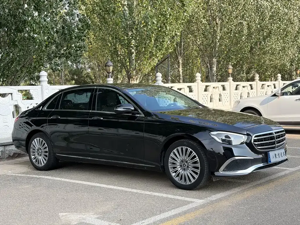 Mercedes-Benz E-Class — фото 10