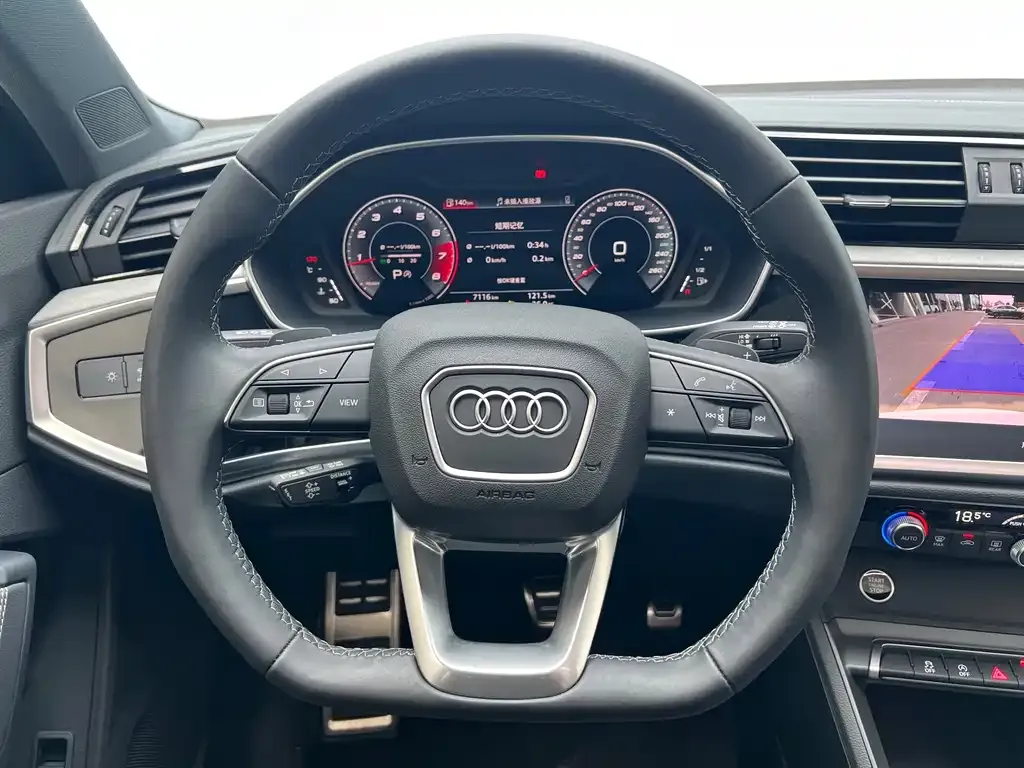 Audi Q3 — фото 4