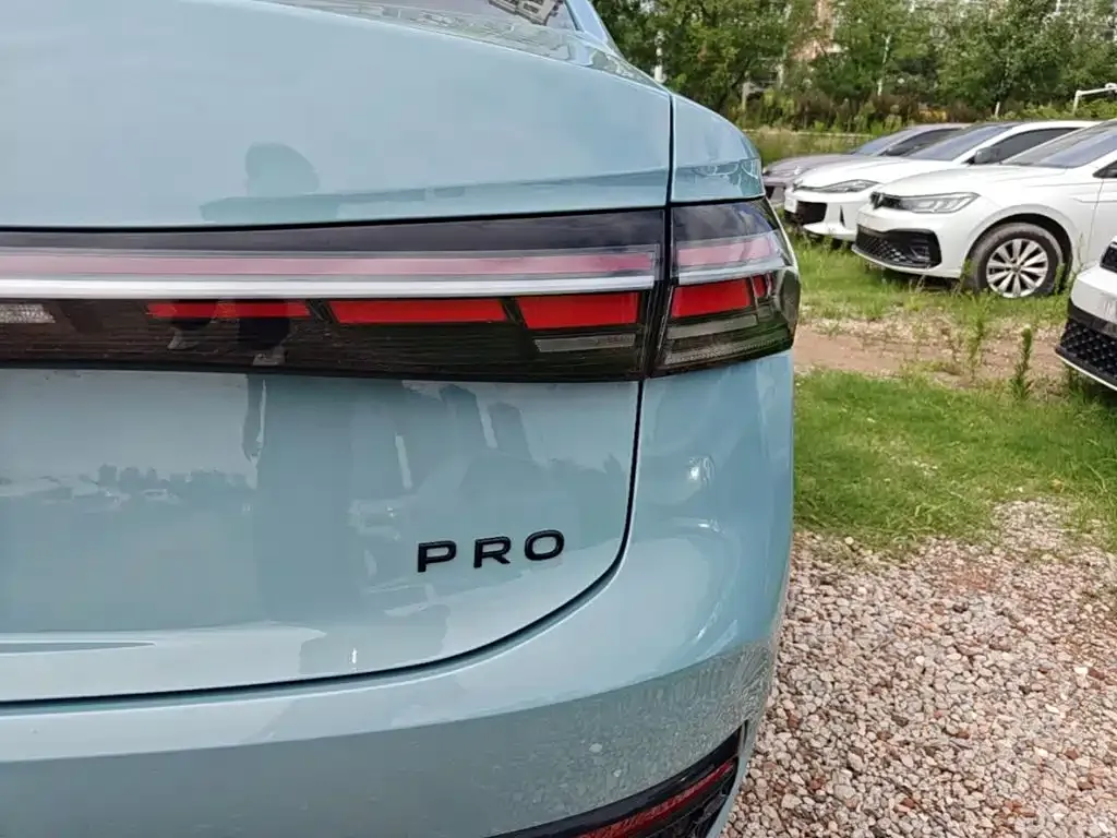 Volkswagen Passat — фото 3
