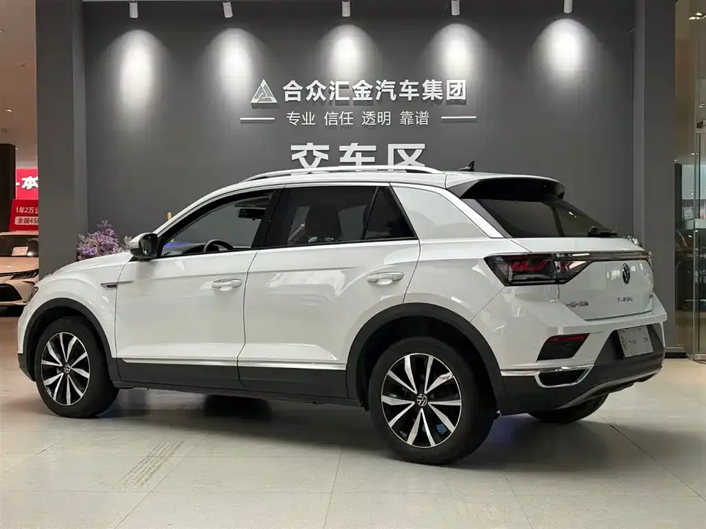 Volkswagen T-Roc — фото 7