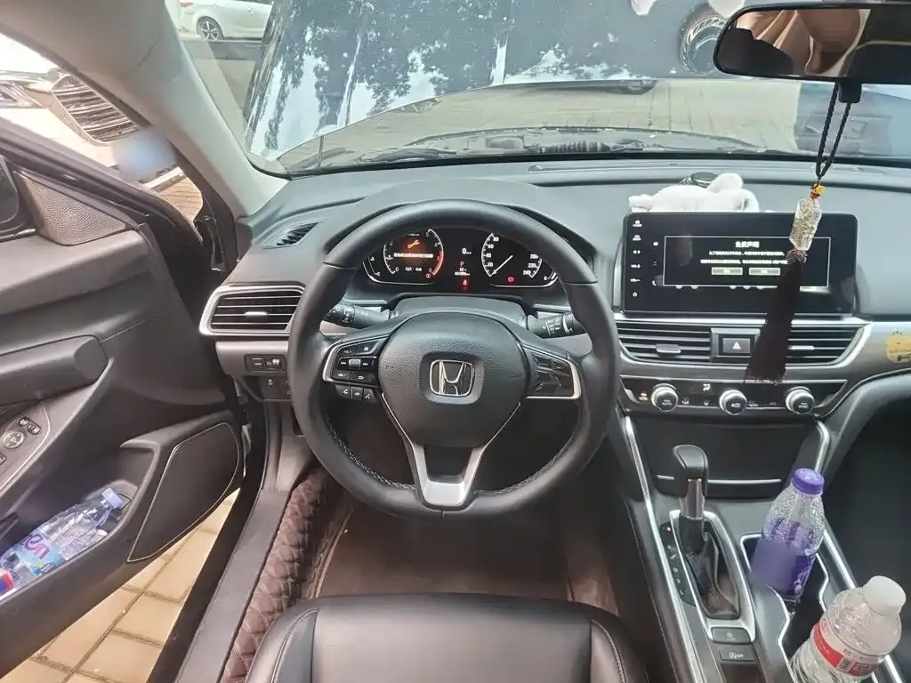 Honda Accord — фото 9