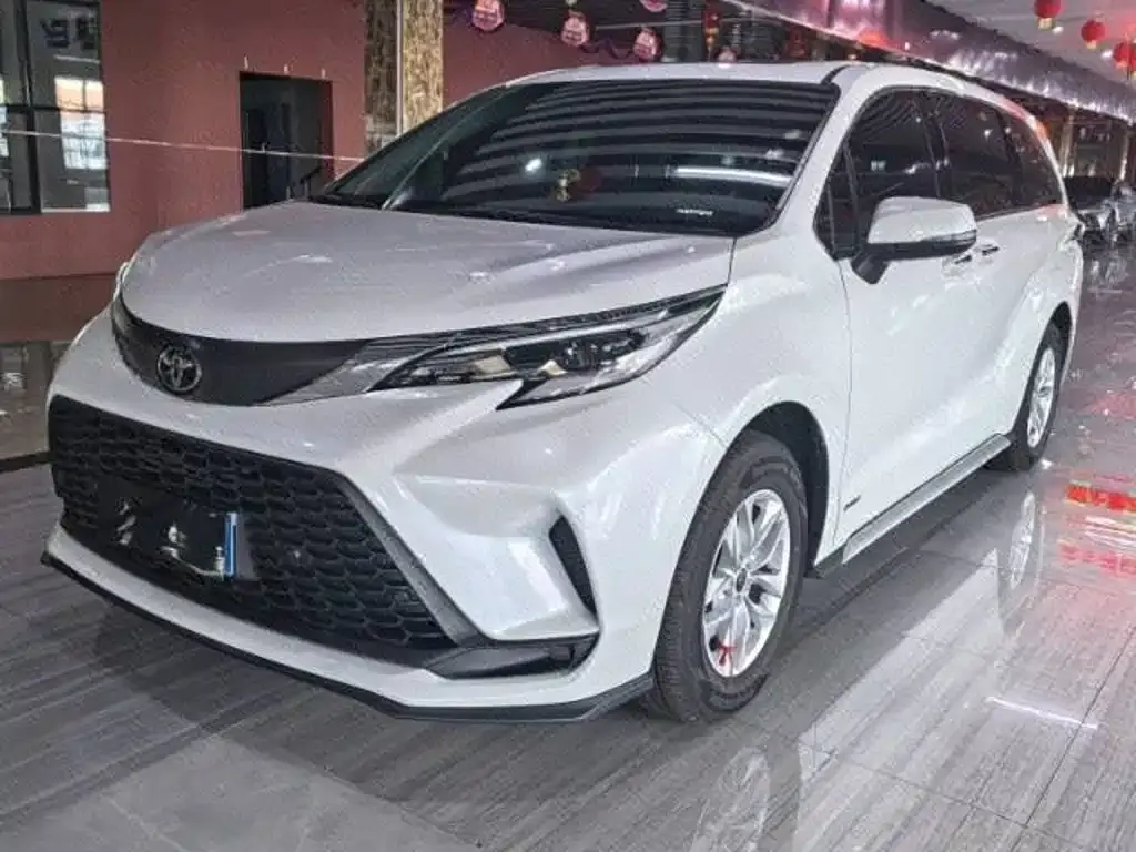 Toyota Granvia — фото 1